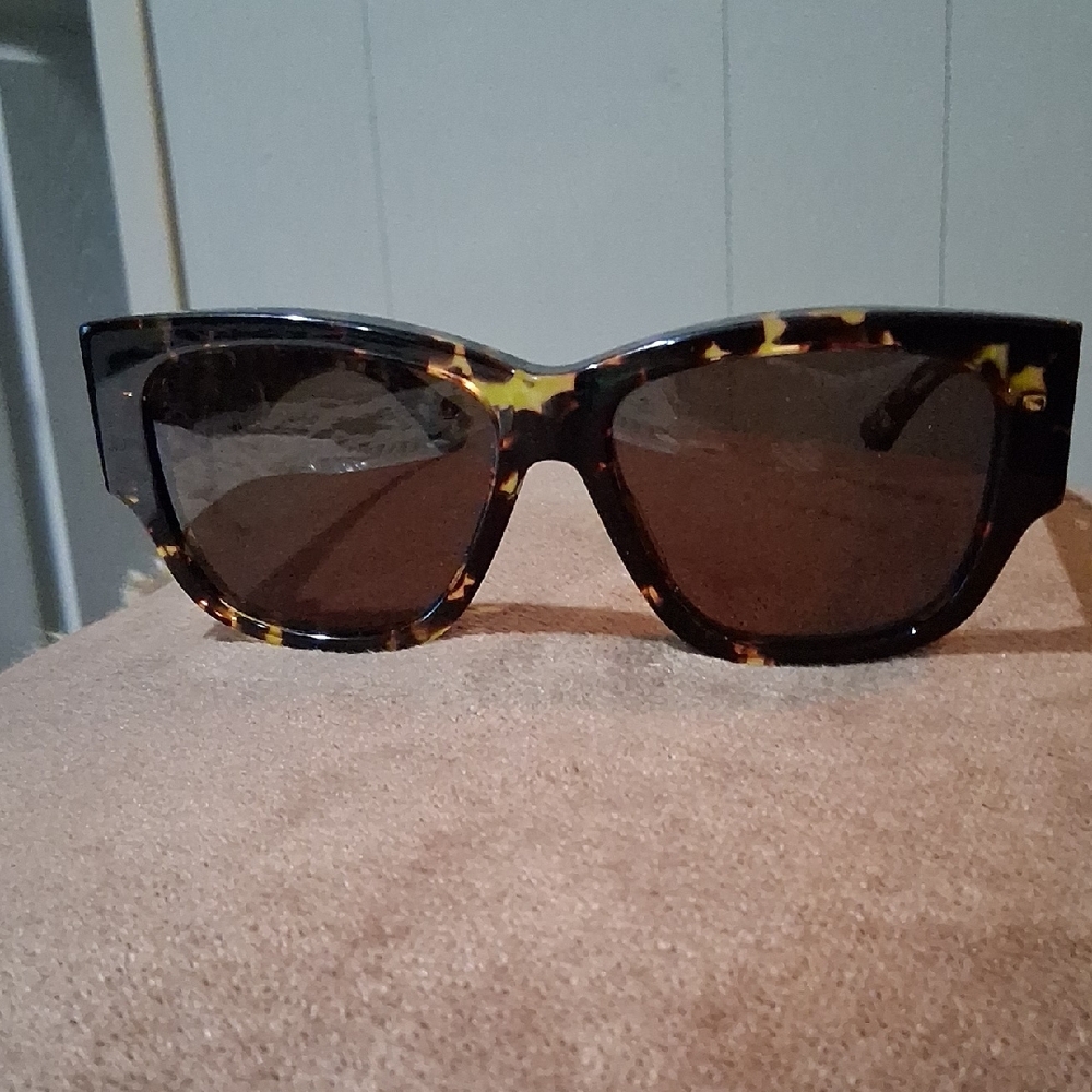 NWOT Womens Bottega Veneta Original Sunglasses BV1026S Tortoise Shell